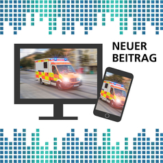 Auf einem Bildschirm und einem Smartphone ist ein Rettungswagen während der Fahrt zu sehen.